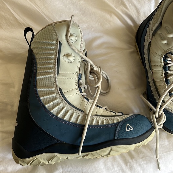 Airwalk Snowboard Boots - Picture 2 of 5